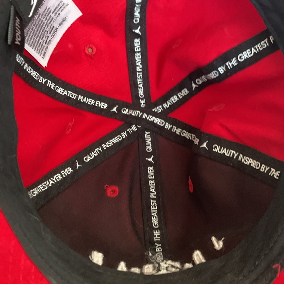 Bundle of 2 Jordan hats - Picture 2 of 7